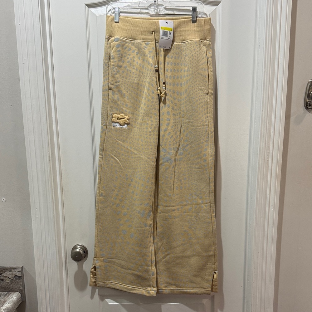 Nike Uphoria Wide Leg Pant